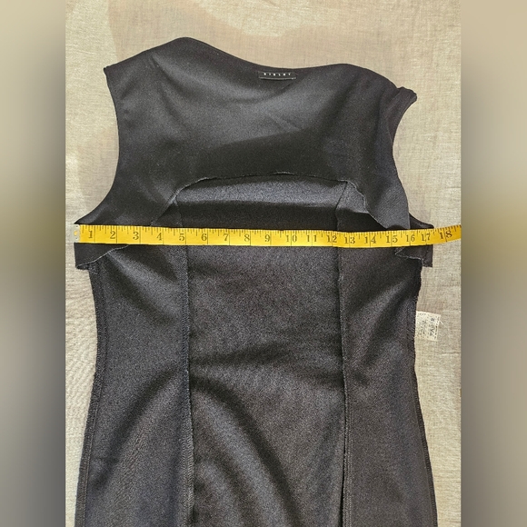 EUC Size Small Sisley Midi Dress - Picture 10 of 13